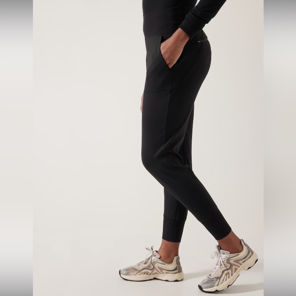 ✨Athleta Venice Jogger Small Petite